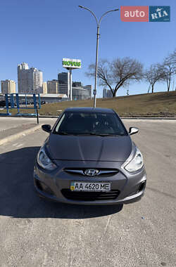 Hyundai Accent  2011