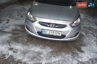 Hyundai Accent 2011