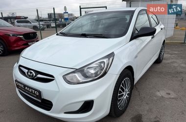 Hyundai Accent  2013