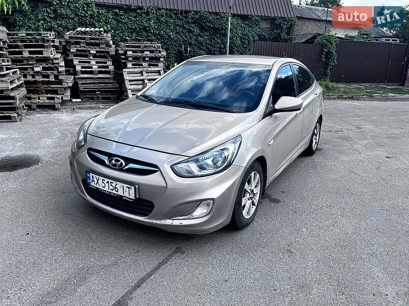 Hyundai Accent 2012