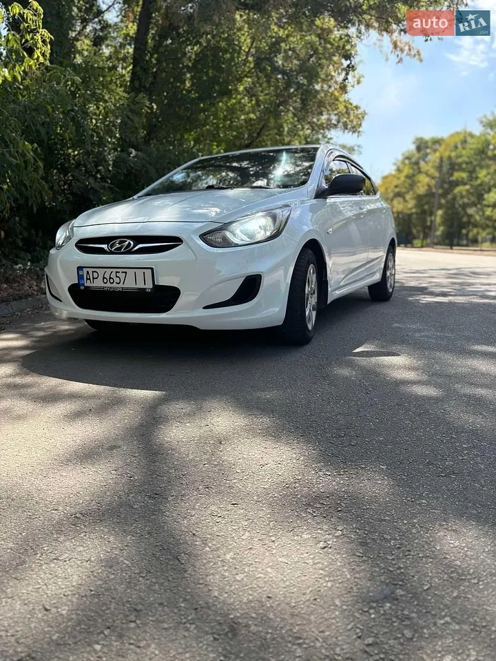 2011 Hyundai Accent - мініатюра 3