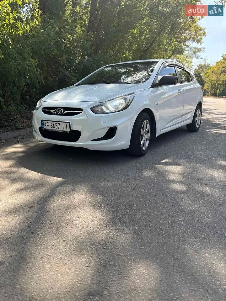 2011 Hyundai Accent - мініатюра 2