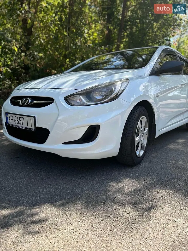 2011 Hyundai Accent - мініатюра 4