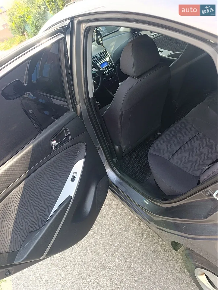 2012 Hyundai Accent - мініатюра 3
