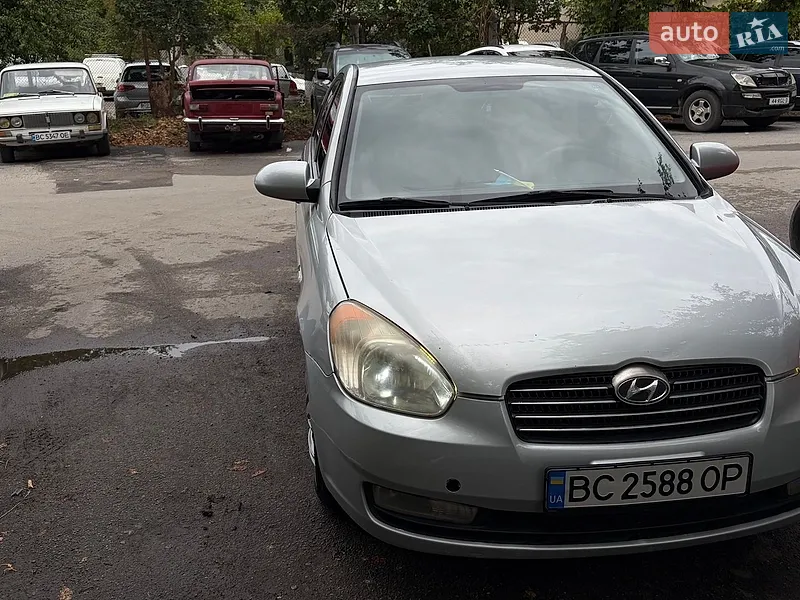 Hyundai Accent