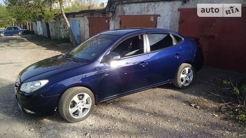 Hyundai Elantra 2010 года