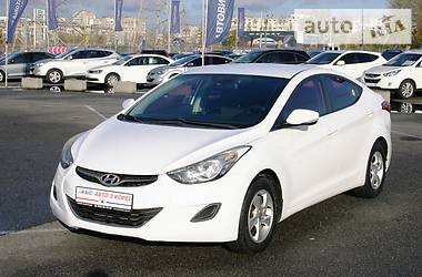 Hyundai Elantra  2012