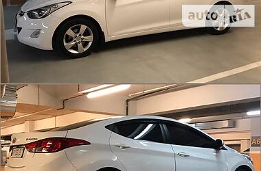 Hyundai Elantra  2011