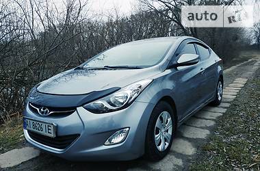 Hyundai Elantra  2012