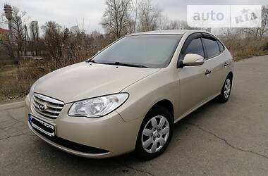 Hyundai Elantra  2010