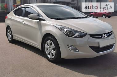 Hyundai Elantra oficial 2012