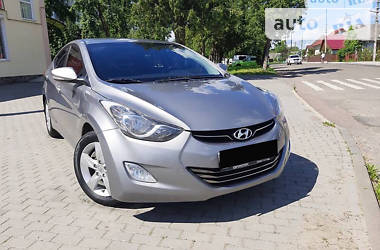 Hyundai Elantra  2012