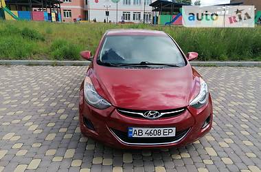 Hyundai Elantra  2012