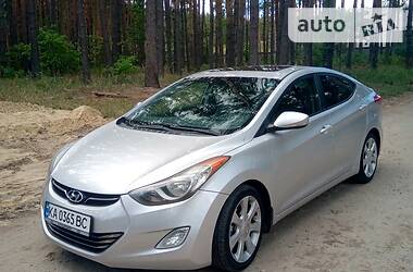 Hyundai Elantra  2012