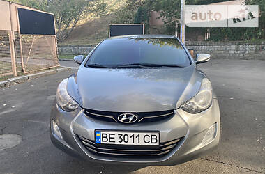 Hyundai Elantra  2011