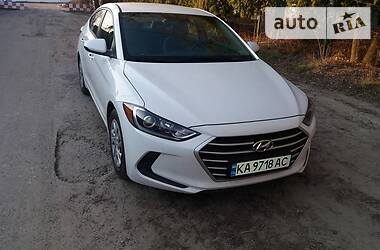 Hyundai Elantra  2016