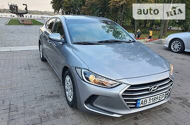 Hyundai Elantra  2017