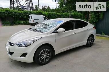 Hyundai Elantra  2011