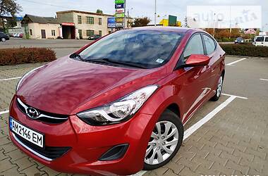 Hyundai Elantra  2012