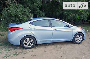 Hyundai Elantra Automat 2012