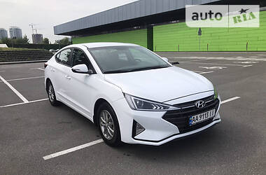 Hyundai Elantra  2019