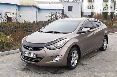 Hyundai Elantra  2012