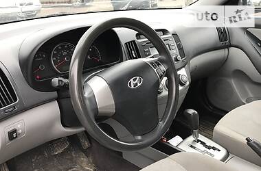 Hyundai Elantra  2010