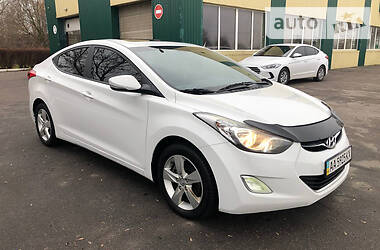 Hyundai Elantra  2011