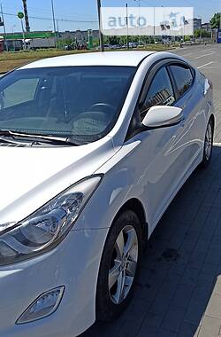 Hyundai Elantra  2013