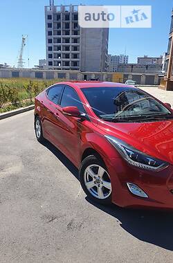 Hyundai Elantra  2012