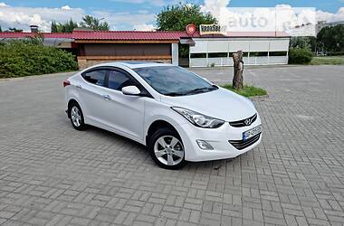 Hyundai Elantra  2012