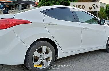 Hyundai Elantra  2013