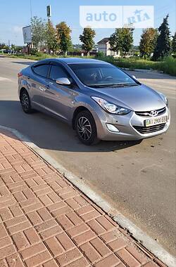 Hyundai Elantra  2012