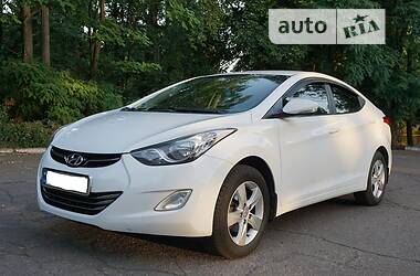 Hyundai Elantra  2013