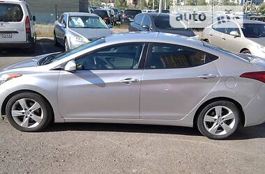 Hyundai Elantra  2013