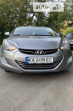 Hyundai Elantra  2013