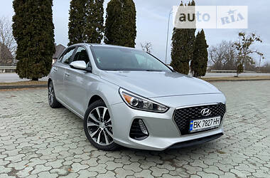 Hyundai Elantra GT 2017