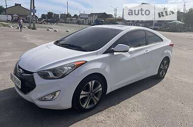 Hyundai Elantra  2012