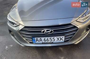 Hyundai Elantra  2018