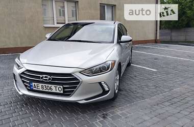 Hyundai Elantra  2016