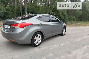 Hyundai Elantra  2011