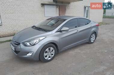 Hyundai Elantra  2012
