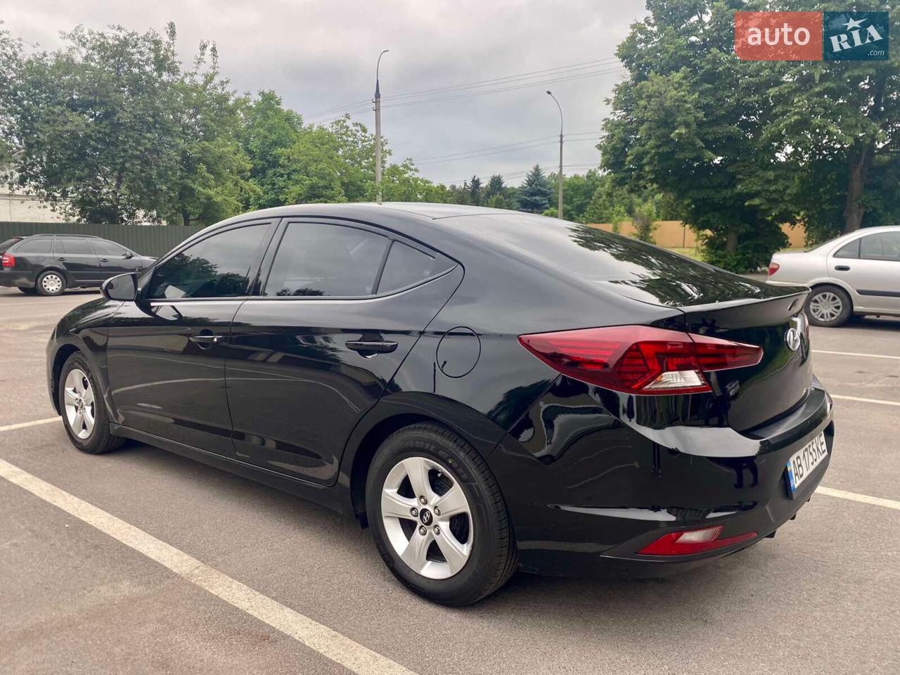 2019 Hyundai Elantra - фото 1