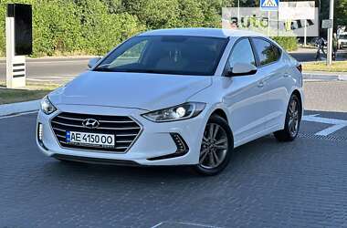 Hyundai Elantra  2016