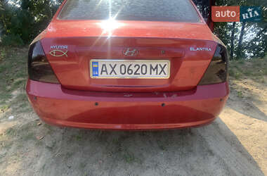 Hyundai Elantra  2004