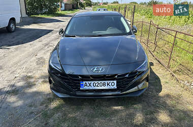 Hyundai Elantra  2021