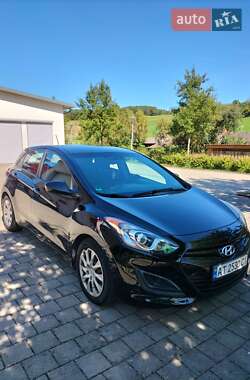 Hyundai Elantra  2013