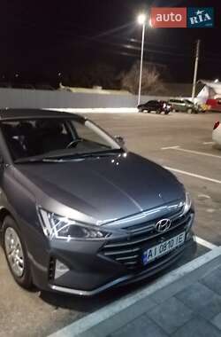 Hyundai Elantra  2019