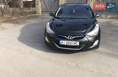 Hyundai Elantra  2011