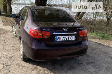 Hyundai Elantra  2010